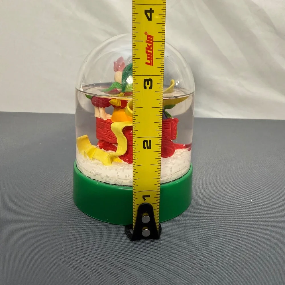 Winnie the Pooh Snow Globe With Wagon Pooh Piglet Christmas Holiday Gift‎
